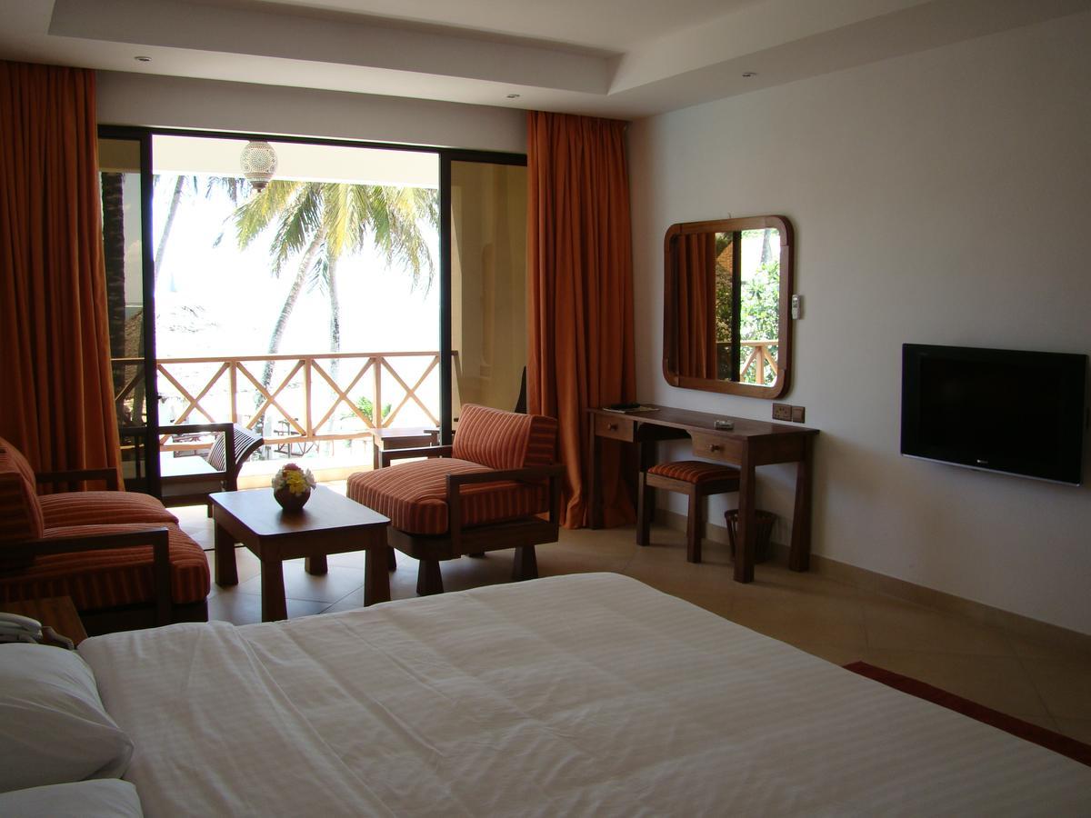 Nyali Beach Holiday Resort Exterior photo
